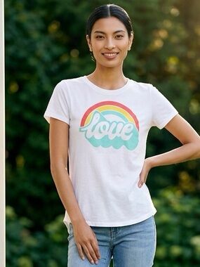 NWOT Jerry Leigh Unisex Short Sleeve Graphic Tee Short “LOVE Rainbow” - Size M